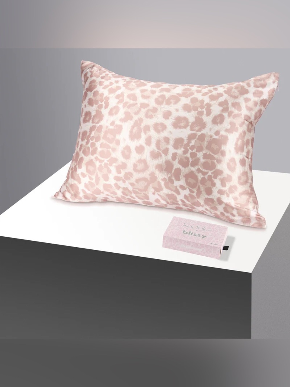 BNIB Blissy 100% Mulberry Silk
Pillowcase - Nicole Miller Mauve Cheetah Standard